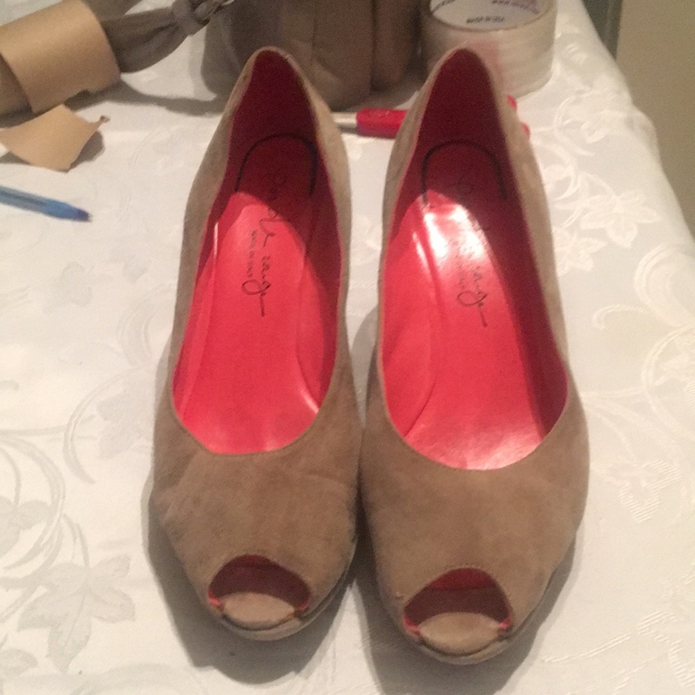 Peep toe heels